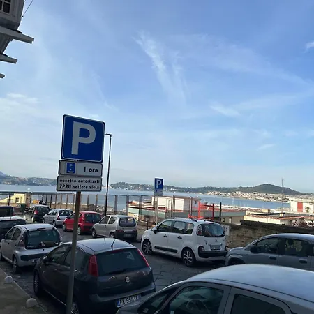 La Casa Di Ivan E Giorgia Pozzuoli