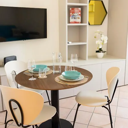 Russohospitality - *